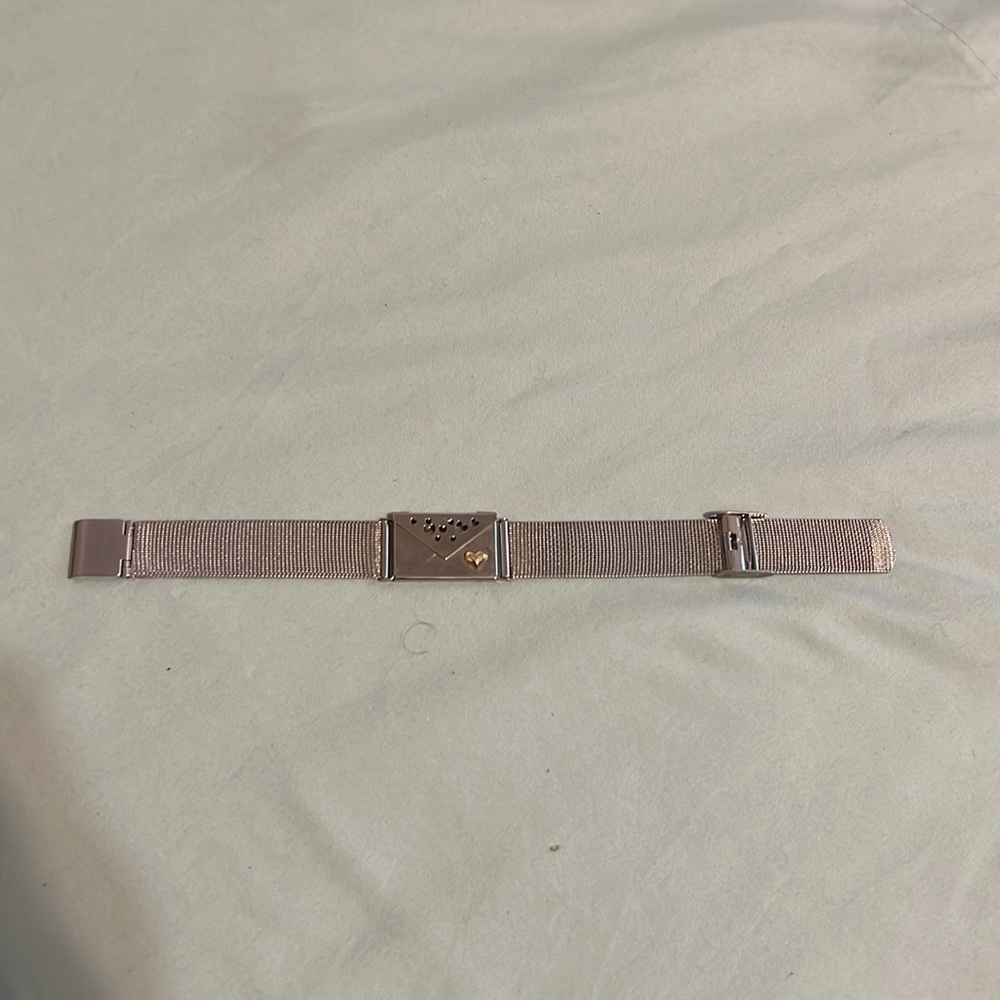 “Best Mom” message bracelet. Envelope with message inside